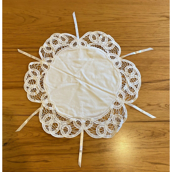 Vintage Belgian Lace Bread Warmer Bun Holder Scone Muffin Holiday Cottage 1940s - Picture 2 of 10